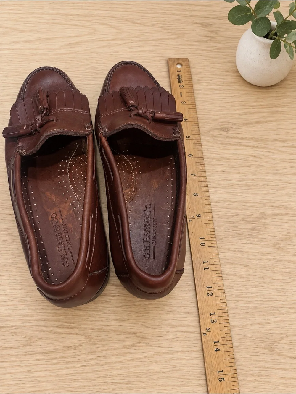 G.H. Bass & Co. Men's 8.5 D Brown Leather Kiltie Tassel Loafers 029J3006